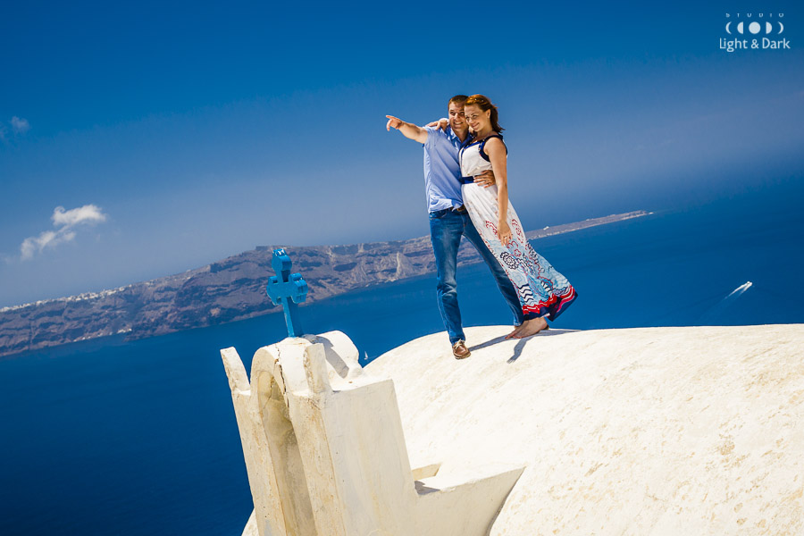 Santorini love story photography by Alexander Hadji