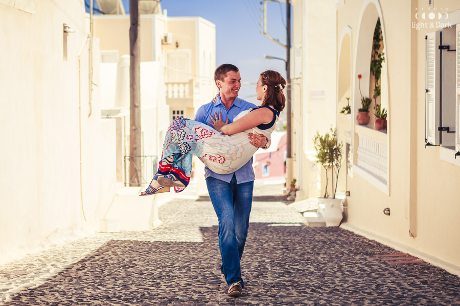 Love story photo in Santorini Greece by Alexander Hadji