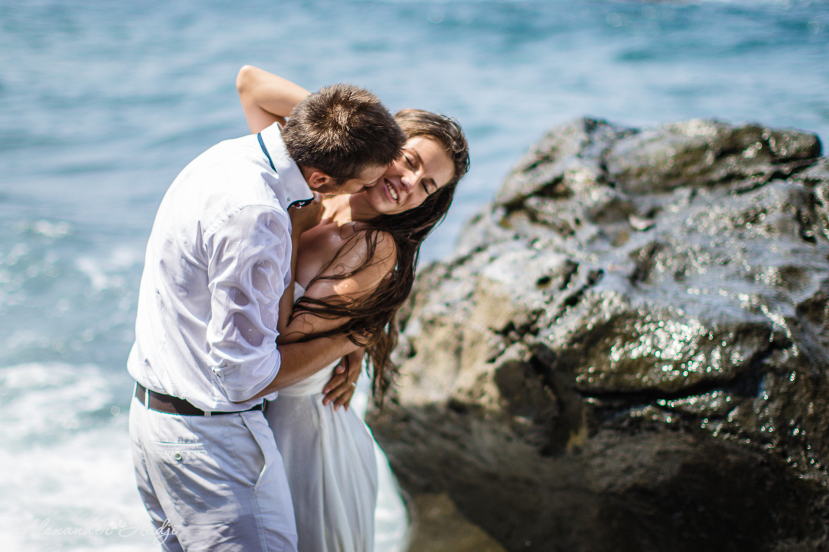 Romantic photo shoot Santorini