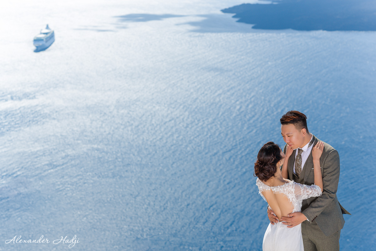 Santorini pre wedding photo shoot